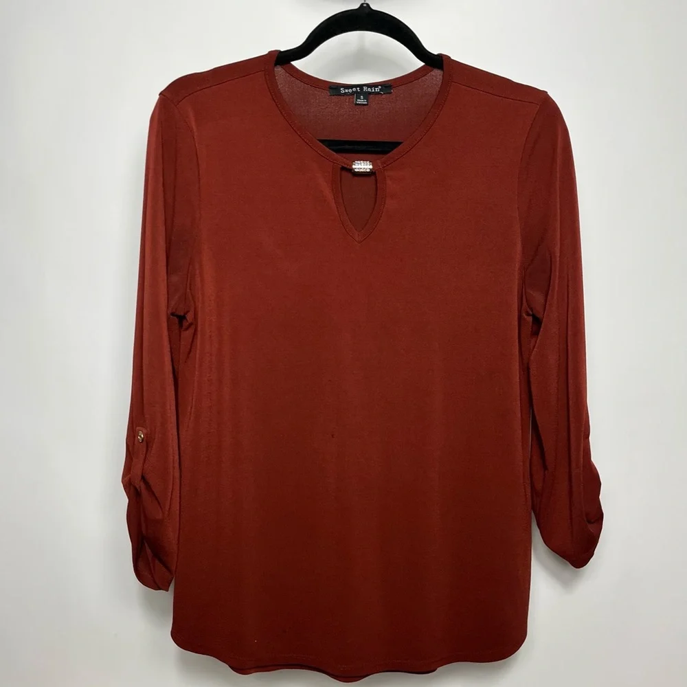 Burgundy Business Top - Picture 2 of 5